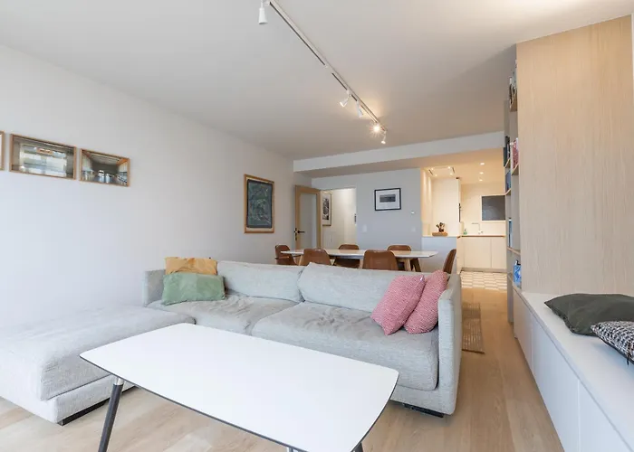 Lecomte - The Shoreline Coastal Walks 190