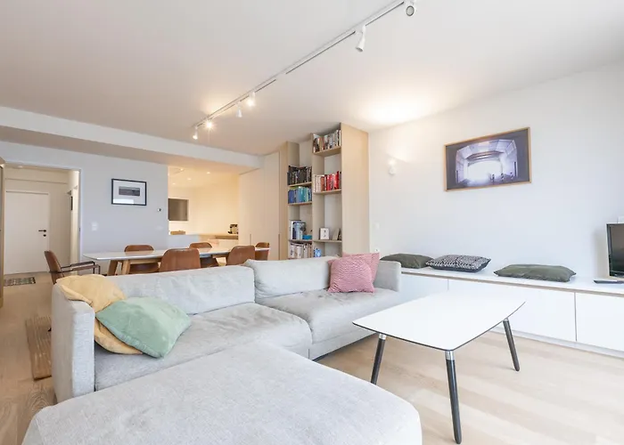 Lecomte - The Shoreline Coastal Walks 190 Oostende