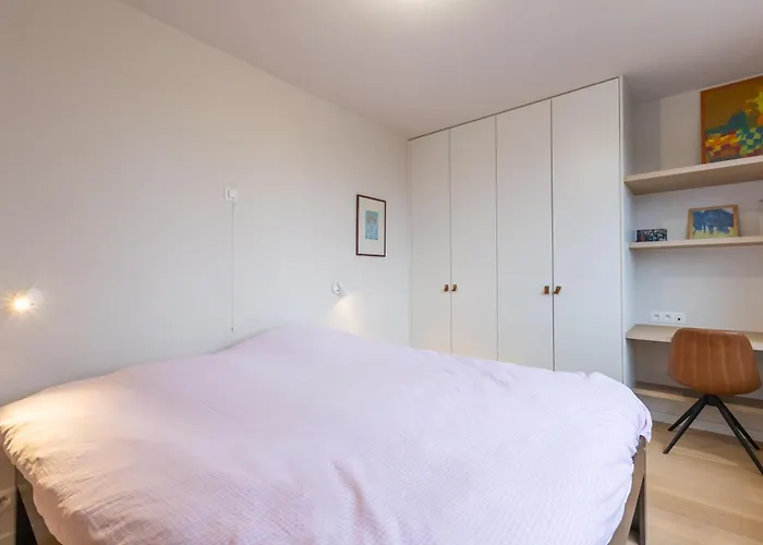 Lecomte - The Shoreline Coastal Walks 190 Oostende