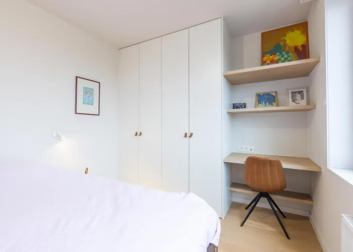 Lecomte - The Shoreline Coastal Walks 190 Oostende