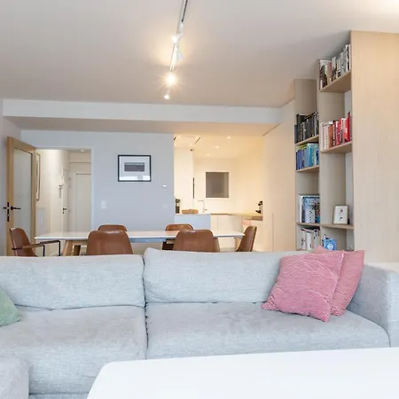 Lecomte - The Shoreline Coastal Walks 190 * Ostenda