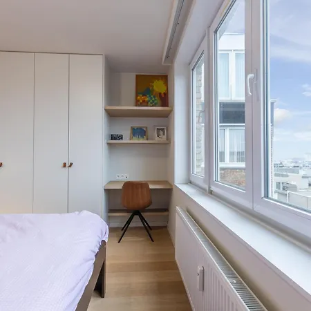 Lecomte - The Shoreline Coastal Walks 190 Ostenda