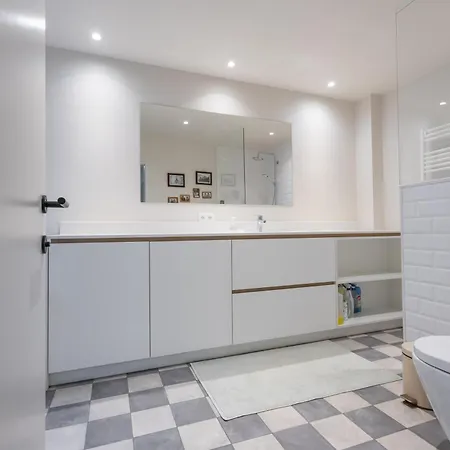 Lecomte - The Shoreline Coastal Walks 190 Ostenda